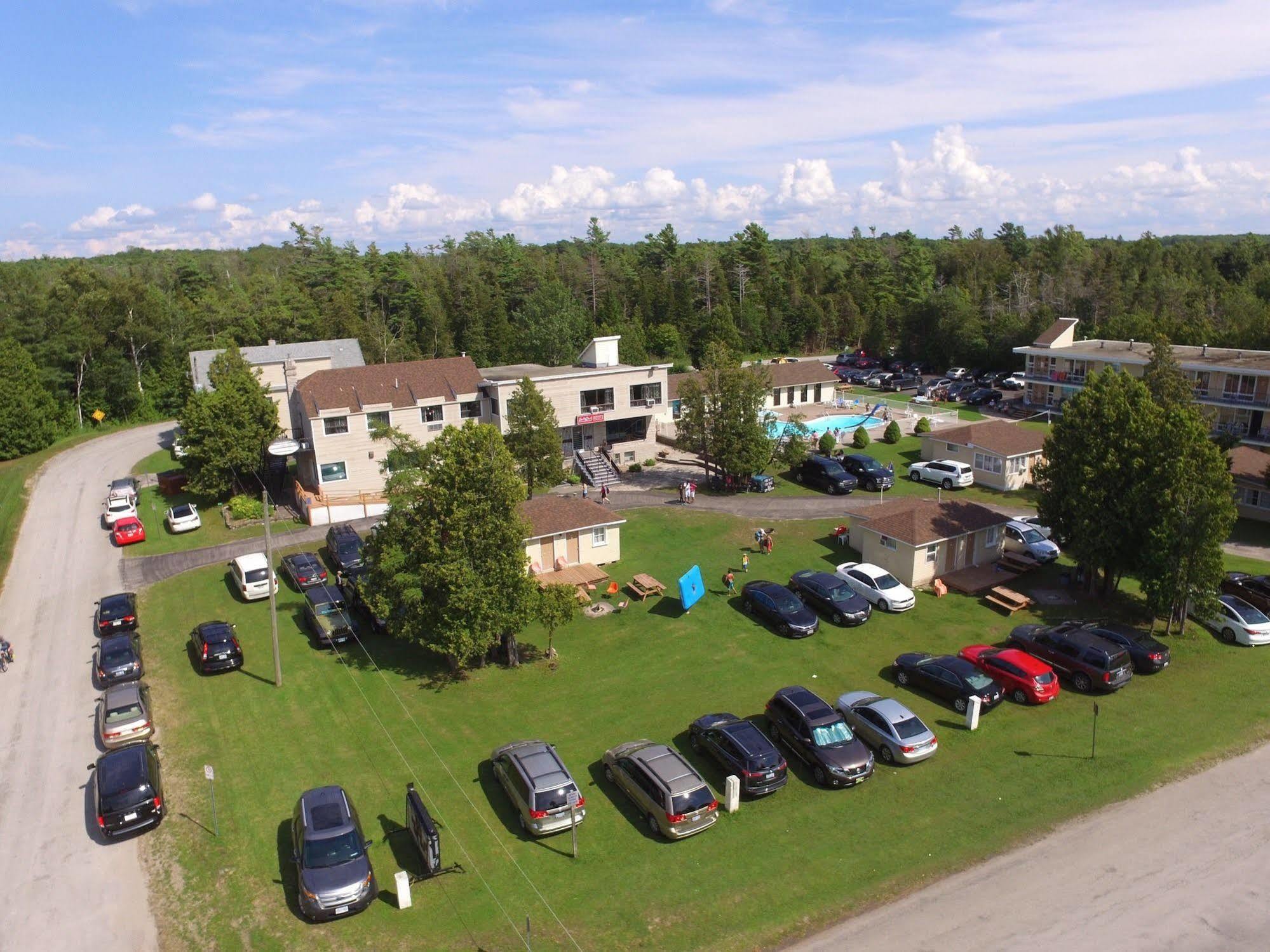 Sauble Beach Lodge Екстер'єр фото
